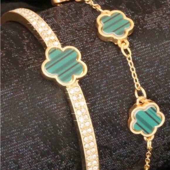 BRACELET SET. MALACHITE/GOLD FLOWERS AND MALACHITE/RHINESTONES/GOLD BRACELETS. - Picture 7 of 9